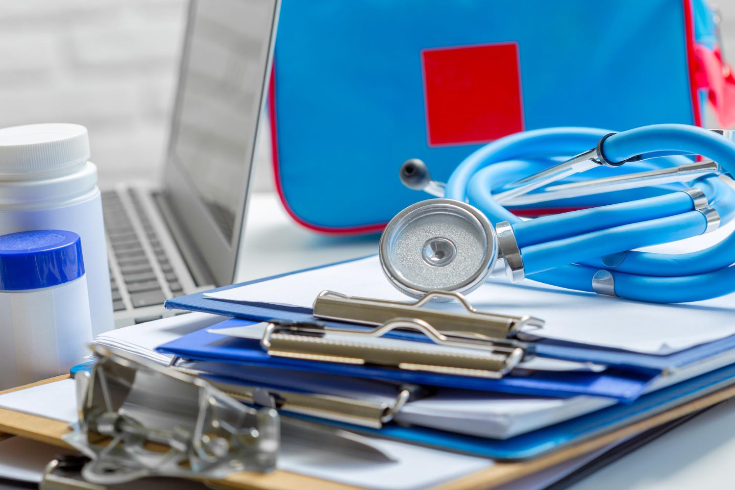 Ubezpieczenie OC dla lekarzy – na co warto zwrócić uwagę?