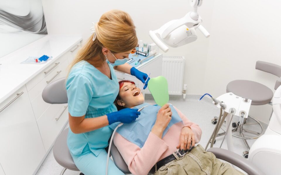 Jakie ubezpieczenie OC muszą mieć lekarze i dentyści w 2025 roku? Poznaj kluczowe zmiany!